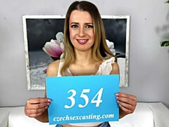 18 jaar, Grote kont, Grote lul, Blond, Hondjeshouding, Natuurlijke tieten, Tiener, Tieten likken