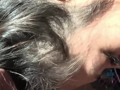 Plage, Sucer une bite, Doigter, Petite amie, Orgasme, De plein air, Public, Fumer