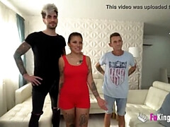 Blasen, Braunhaarige, Hundestellung, Europäisch, Latina, Spanisch, Tätowierung, Flotter dreier