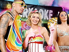 Большая жопа, Большой член, Блондинки, Минет, Собачьи, Натуральные сиськи, Короткая стрижка, Сиськи