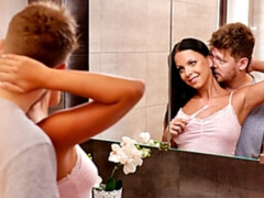 Минет, Брюнетки, Застукали, Секс без цензуры, Милф, Натуральные сиськи, Бритые, Сиськи