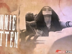 Anal, Salle de bains, Sucer une bite, En levrette, Bâillonner, Branlette thaïlandaise, Réalité, Tatouage