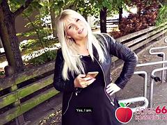 Enthousiasteling, Blond, Bruinharig, Flashing, Duits, Hardcore, Rijpe lesbienne, Moeder die ik wil neuken