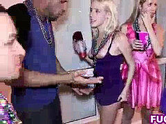 Sucer une bite, Collège université, Orgie, Fête, Public, Adolescente