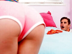 Lécher le cul, Sucer une bite, Attrapée, Poilue, Fille latino, Masturbation, Adolescente