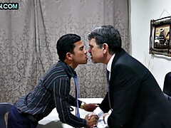 Anal, Asiatique, Homosexuelle, Mature, Bureau, Maigrichonne