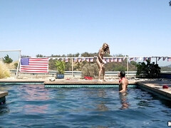 Vriendin, Handbeurt, Likken, Natuurlijke tieten, Feest, Kut duiken, Billekoek, Nat