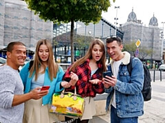 18 jaar, Slaapkamer, Grote kont, Grote lul, Pijpbeurt, Natuurlijke tieten, Tiener, Tieten likken