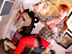 デカパイ, イギリス人, Hd, レザー, オナニー, 淫乱熟女, 穴開きパンティ, 赤毛