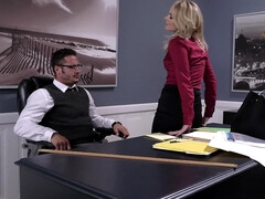 Blondine, Blasen, Kehlenfick, Reif, Nackt, Büro, Muschi
