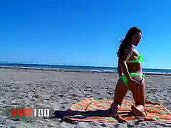 Anal, Sucer une bite, Brunette brune, Tir de sperme, Italienne, De plein air