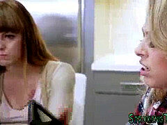 Spermaladung, Handjob, Reif, Milf, Arsch lecken, Stiefmutter, Taboo, Jungendliche (18+)