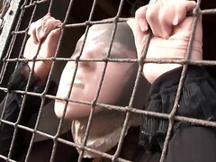 茶髪の, イく瞬間, フェティッシュ, なめる, アウトドア, 穴開きパンティ, 奴隷, フェラする