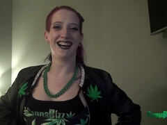 Rondborstig, Sperma in mond, Sperma shot, Fetisj, Natuurlijk, Natuurlijke tieten, Roodharige vrouw, Tieten likken