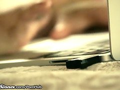 Жопа, Большая жопа, Брюнетки, Мастурбация, Страпон, Стриптиз, Сиськи, Игрушки