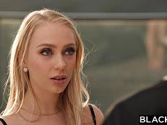 Grosse bite, Blonde, Sucer une bite, Éjaculation interne, Noir ébène, Branlette thaïlandaise, Interracial, Nénés