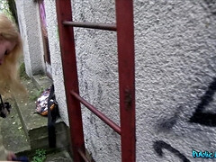 Amateur, Cul, Blonde, Sucer une bite, Tromperie, De plein air, Public