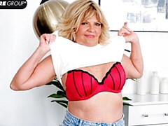 Leie, Grosser arsch, Grosse titten, Blondine, Fingern, Masturbation, Reif, Solo