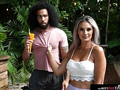 Gros cul, Grosse bite, Gros seins, Sucer une bite, En levrette, Interracial, De plein air