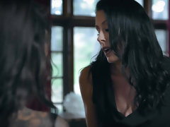 Rubia, Morena, Vestido, Rostro sentado, Penetracion con dedos, Fiesta, Coño, Tetas