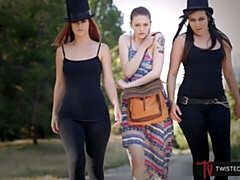 Domination, Fingern, Lingerie, Milf, Muschi, Rasiert, Entkleiden, Titten