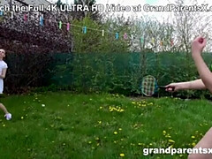 Pijpbeurt, Kwartet, Opa, Rijpe lesbienne, Buiten, Kut duiken, Strak, Tieten likken