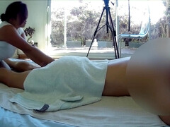 Enthousiasteling, Aziatisch, Handbeurt, Masseren, Masturbatie, Olie, Orgasme, Thais