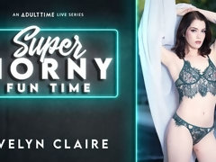 Leie, Arsch, Braunhaarige, Fingern, Masturbation, Solo, Strümpfe, Titten