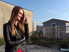 Amateur, Morena, Al aire libre, Pov, Público, Desnudarse, Estriptis, Chupando