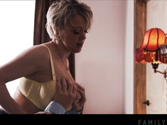 Спальня, Большие сиськи, Блондинки, Измена, Джинсы, Киски, Мачеха, Тату