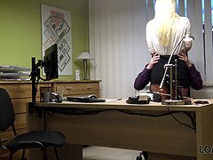 お尻, ブロンド, チェコ, チン, 手コキする, 母, ハメ撮り, 義母