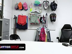 Verga grande, Tetas grandes, Rubia, Mamada, Corridas faciales, Gritar, Adolescente, Trio