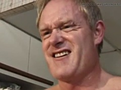 Leie, In den arsch, Gehörnter ehemann, Hardcore, Milf, Party, Ablutschen, Flotter dreier