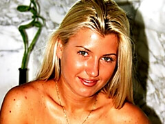 Salle de bains, Gros cul, Grosse bite, Blonde, Sucer une bite, Léchez, Masturbation, Maigrichonne