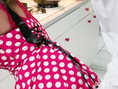 Gros seins, Sucer une bite, Tromperie, Queue, Européenne, Bâillonner, Léchez, Cheveux courts