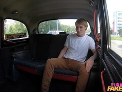 Leie, Arsch, Grosse titten, Blasen, Tschechisch, Handjob, Im freien, Muschi