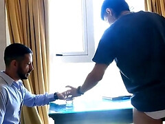 Grosser schwanz, Hochschule, Paar, Kehlenfick, Fingern, Schwul, Masturbation, Pov