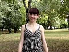 18, 素人, 美女, デカ尻, 指いじり, アウトドア, 小柄, おもちゃ