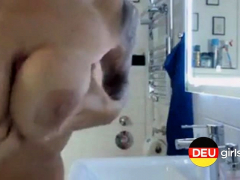 Brunette brune, Européenne, Allemand, Mamelons, Douche