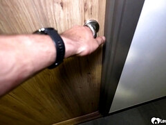 Leie, Grosser arsch, Braunhaarige, Vollbusig, Fingern, Selbstgemacht, Reiten, Rasiert