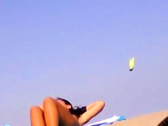 Amateur, Plage, Brunette brune, Public, Voyeur