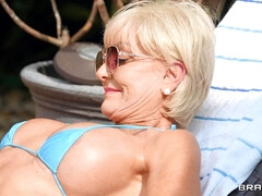 Gros seins, Sucer une bite, Mamie, Hard, Interracial, Léchez, Piscine, Chatte