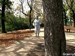 デカパイ, フェラチオ, お婆さん, 手コキする, なめる, 熟年, オマンコ, 叫ぶ
