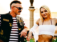 Большая жопа, Большой член, Блондинки, Минет, Натуральные сиськи, Молоденькие, Сиськи