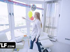 Grosser schwanz, Grosse titten, Blasen, Geile alte tussi, Spermaladung, Handjob, Milf, Schreiend