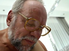 Grosse titten, Swingers, Jungendliche (18+)