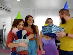 In den arsch, Blondine, Braunhaarige, Nahaufnahme, Pornostars, Rau, Jungendliche (18+), Flotter dreier