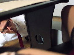 Gros seins, Blonde, Tromperie, Conversation vulgaire, Époux mari, Seins naturels, Bureau, Épouse