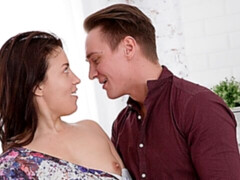 Большой член, Минет, Брюнетки, Собачьи, Натуральные сиськи, Тощие, Молоденькие, Сиськи