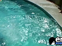 Anal, Sucer une bite, Tir de sperme, Homosexuelle, Masturbation, De plein air, Piscine, Plan cul à trois